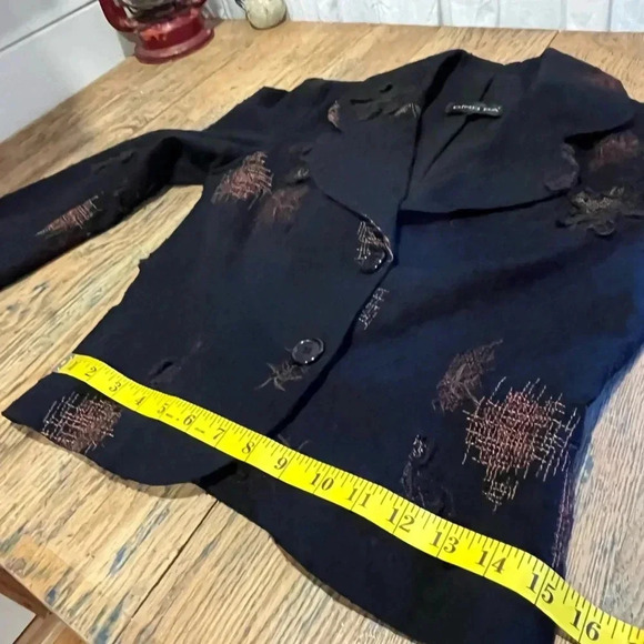 Black Textured Artistic Jacket – Dinh Bà – Size XS - Picture 3 of 9